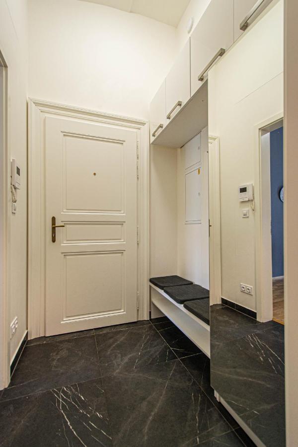 Stylish Apartment In Prague Best Gastronomic Area エクステリア 写真